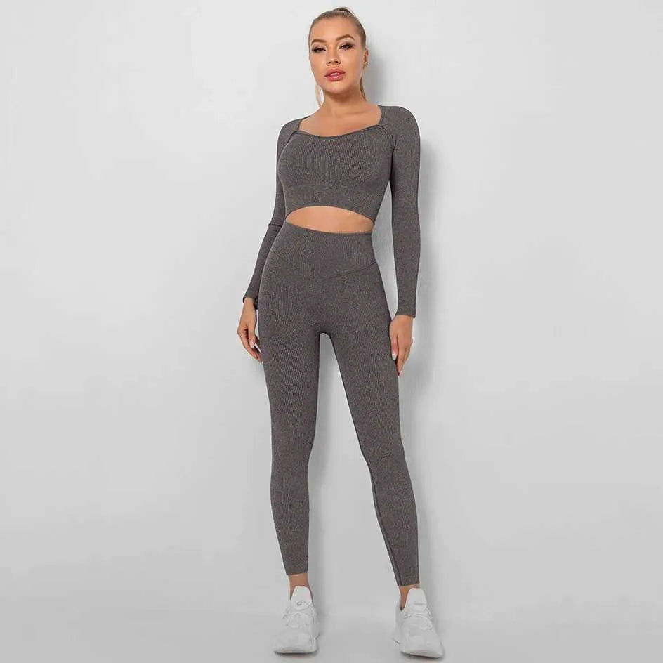 Sportowy komplet top i legginsy - Pernille