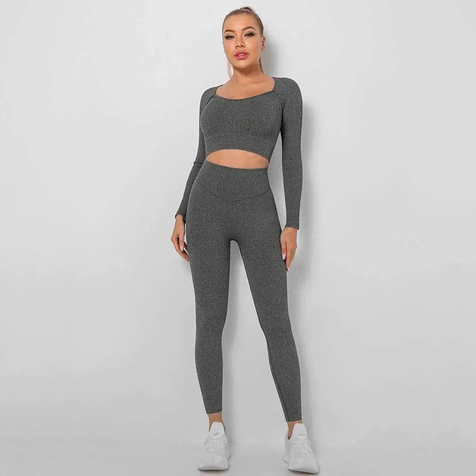 Sportowy komplet top i legginsy - Pernille