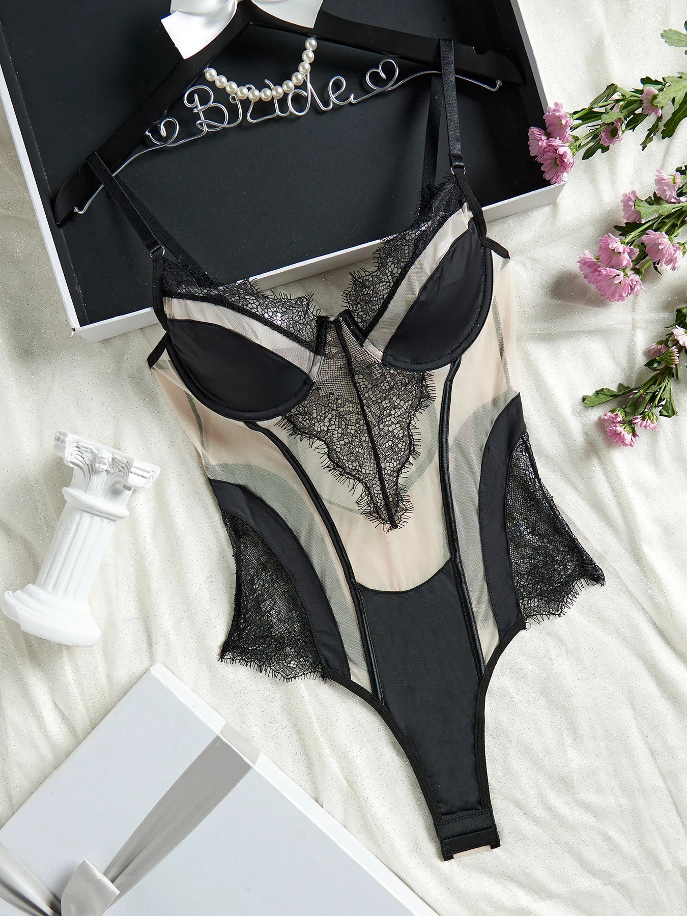 Eleganckie body z koronką - Pernille