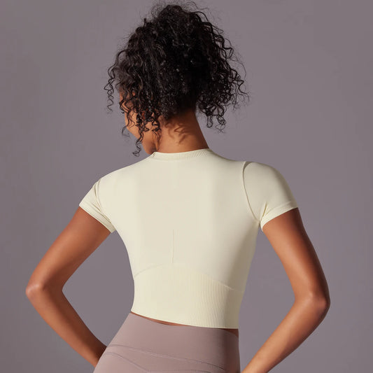 Sportowy top z ozdobnym wiązaniem - Pernille