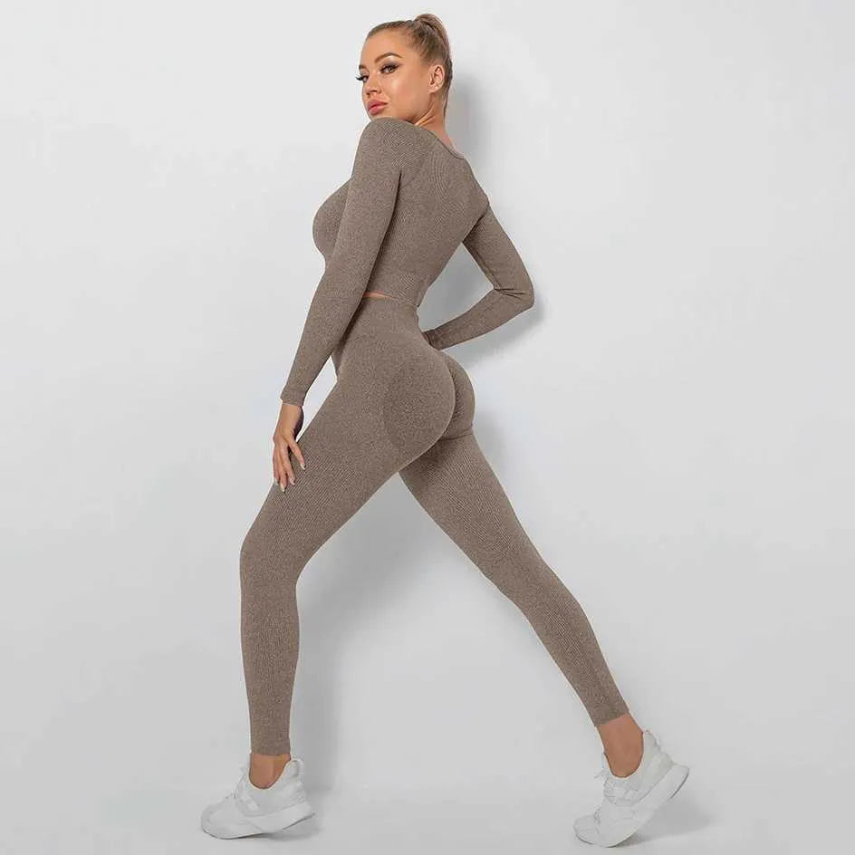 Sportowy komplet top i legginsy - Pernille