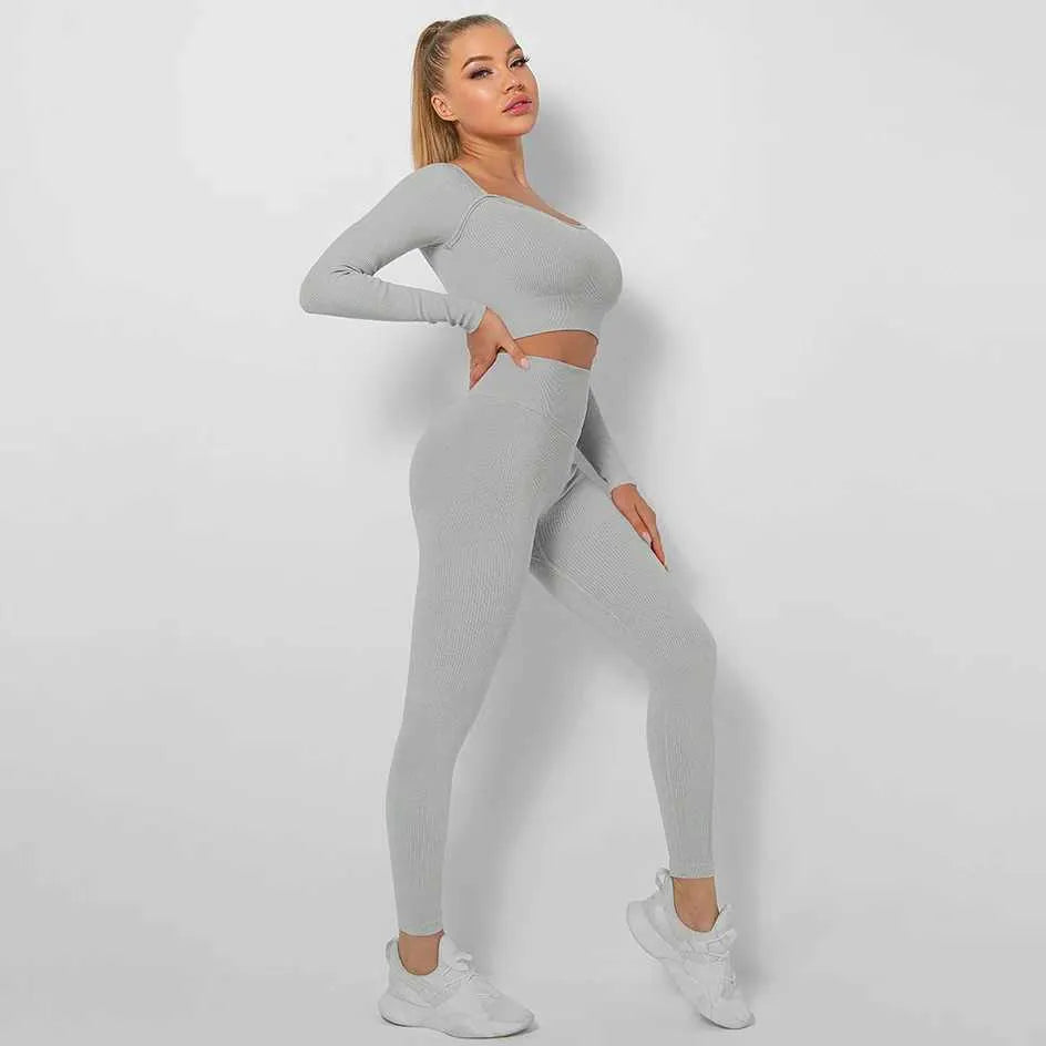 Sportowy komplet top i legginsy - Pernille