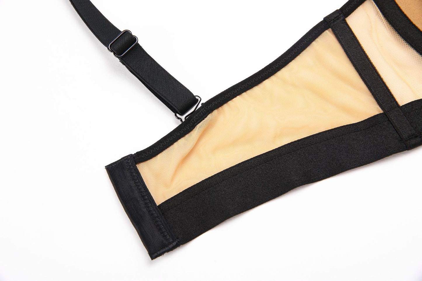 Body damskie z haftem kwiatowym i prześwitującą siateczką od Pernille – eleganckie body koronkowe w kolorze nude i czarnym, bielizna damska premium