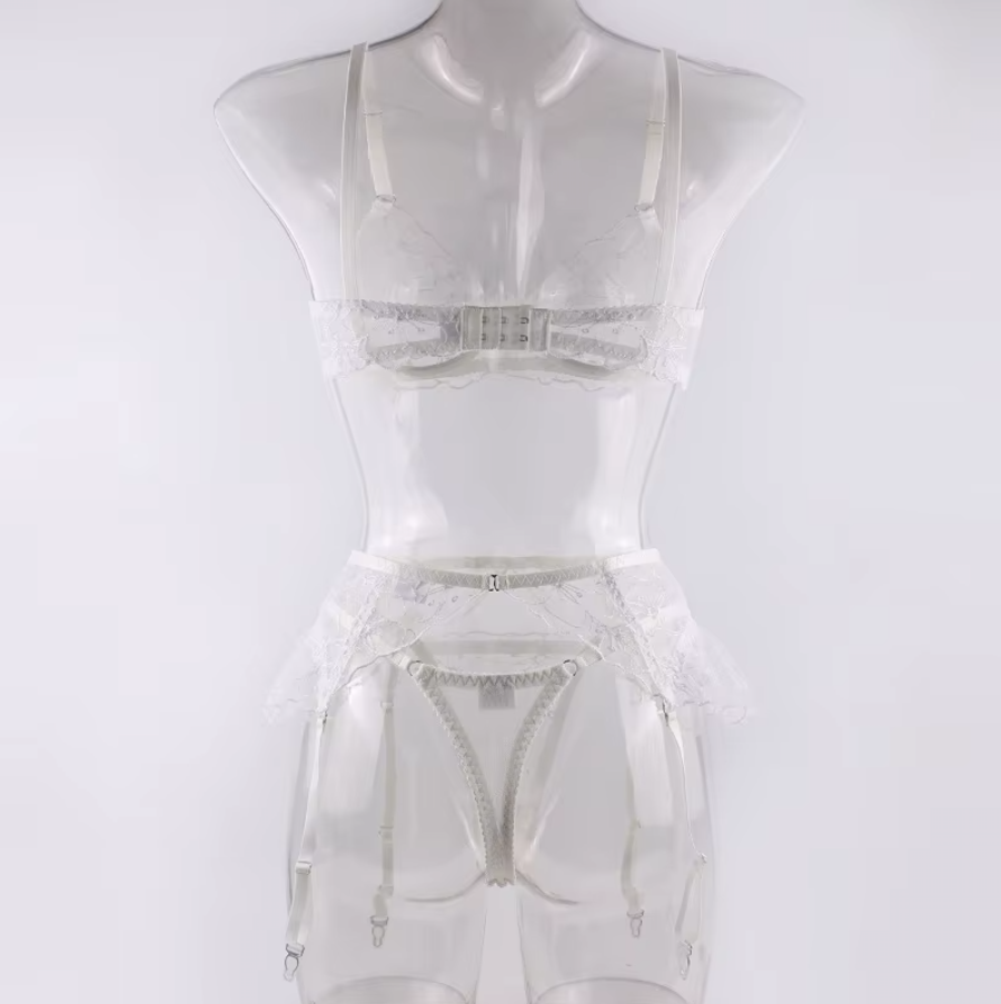 Koronkowy komplet bielizny z falbankami - Pernille