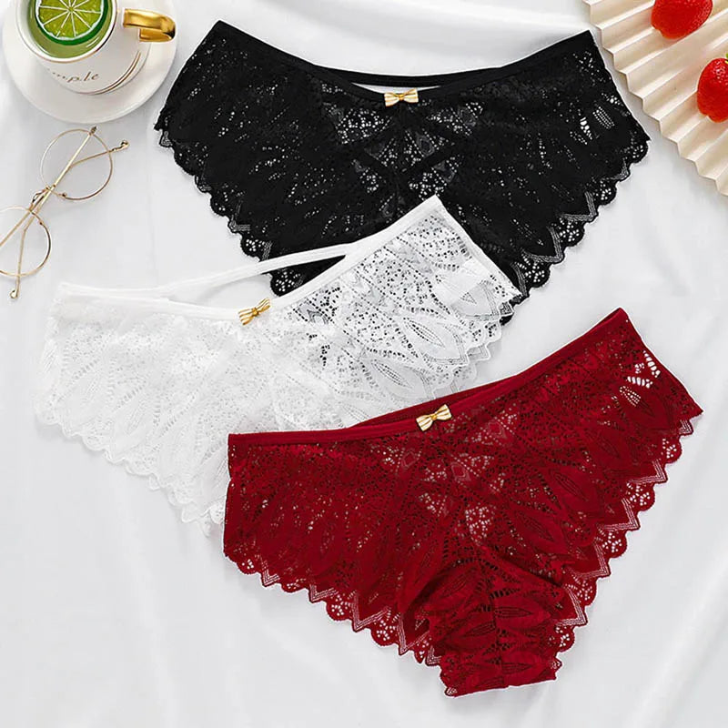 Koronkowe majtki z wiązaniem - Pernille