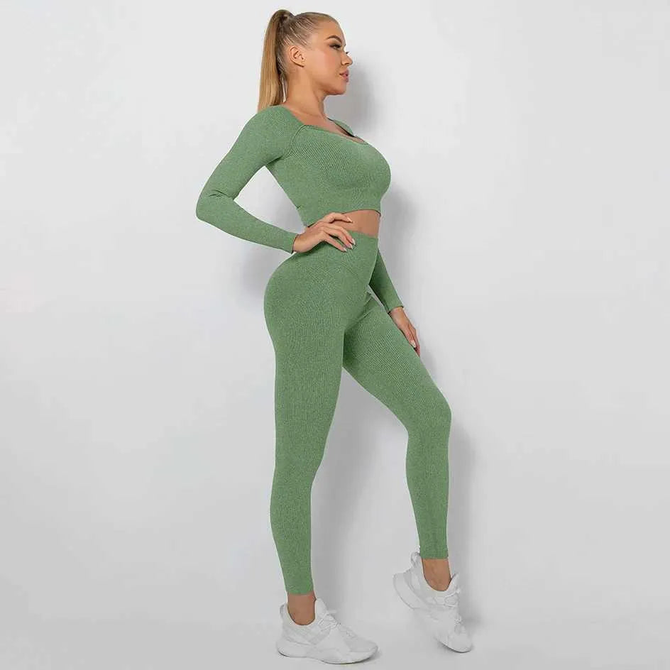 Sportowy komplet top i legginsy - Pernille