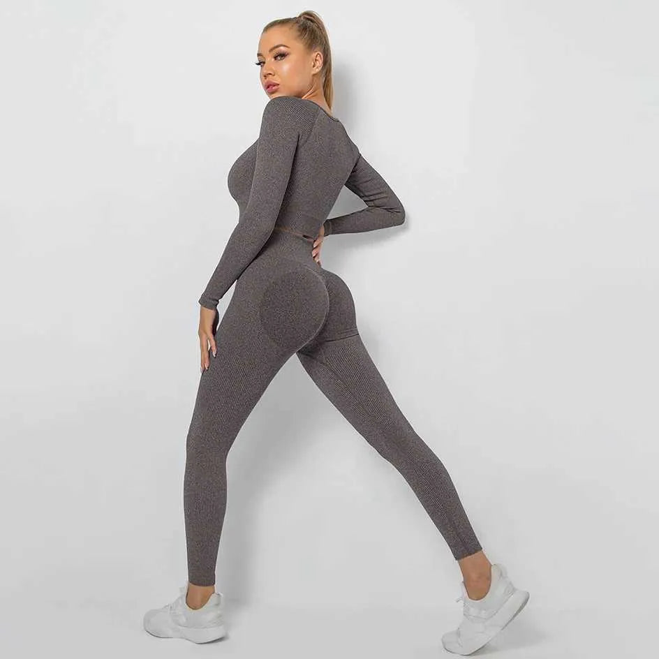 Sportowy komplet top i legginsy - Pernille