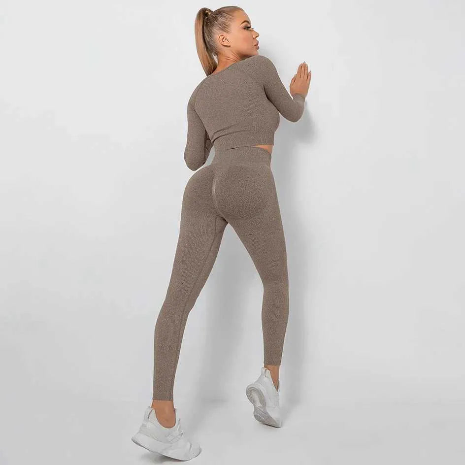 Sportowy komplet top i legginsy - Pernille