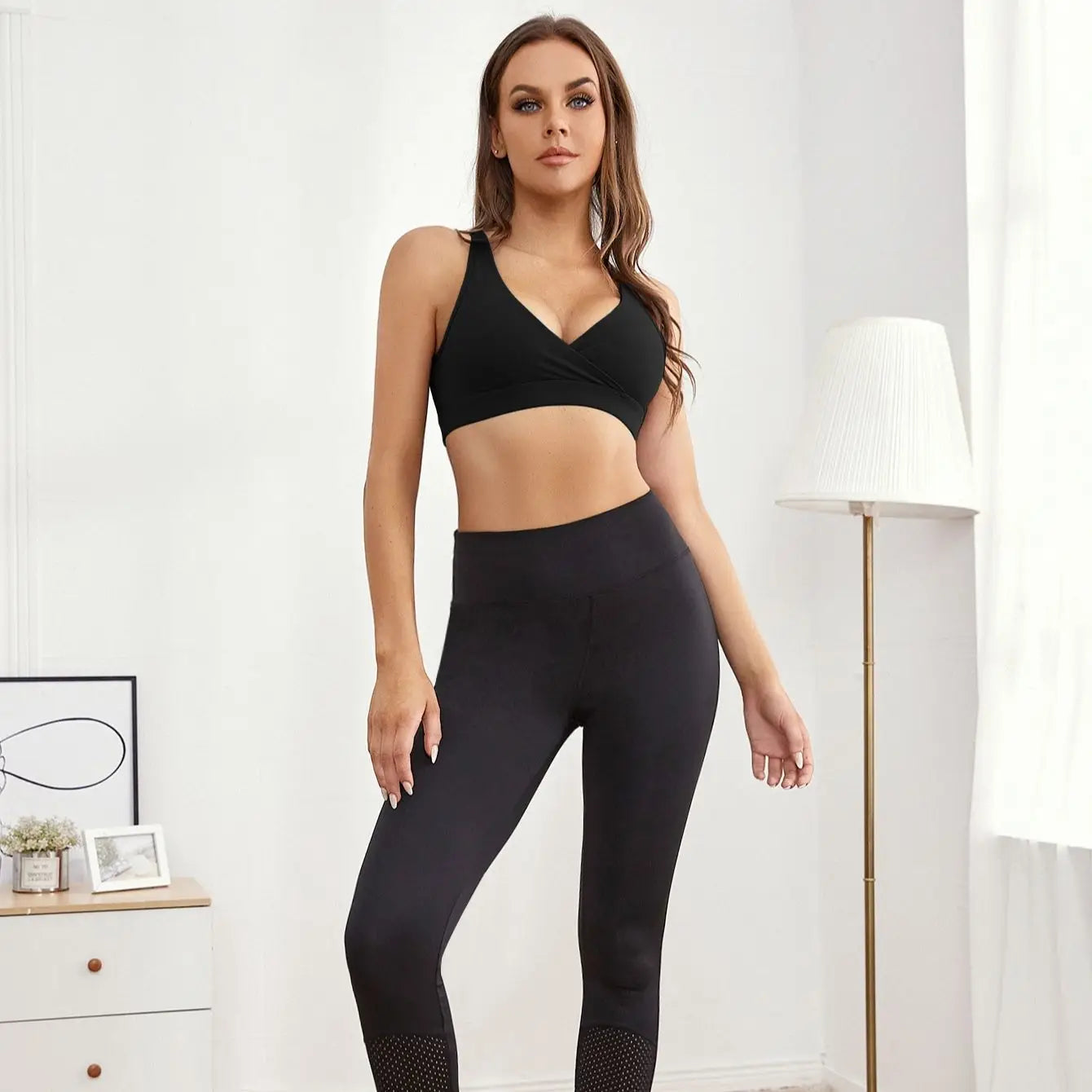 Biustonosz sportowy z głębokim dekoltem - Pernille