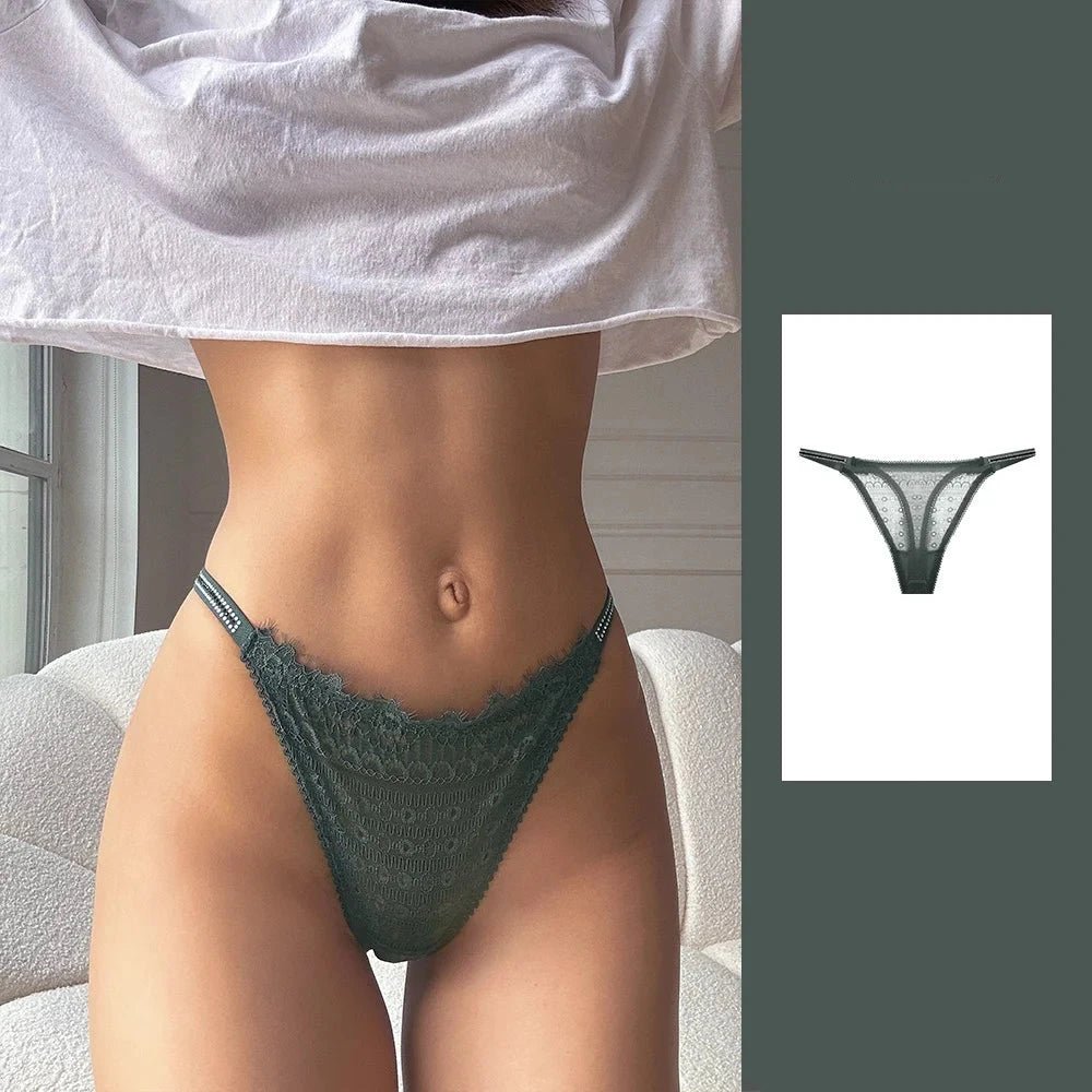 Koronkowe stringi z wysokim stanem - Pernille