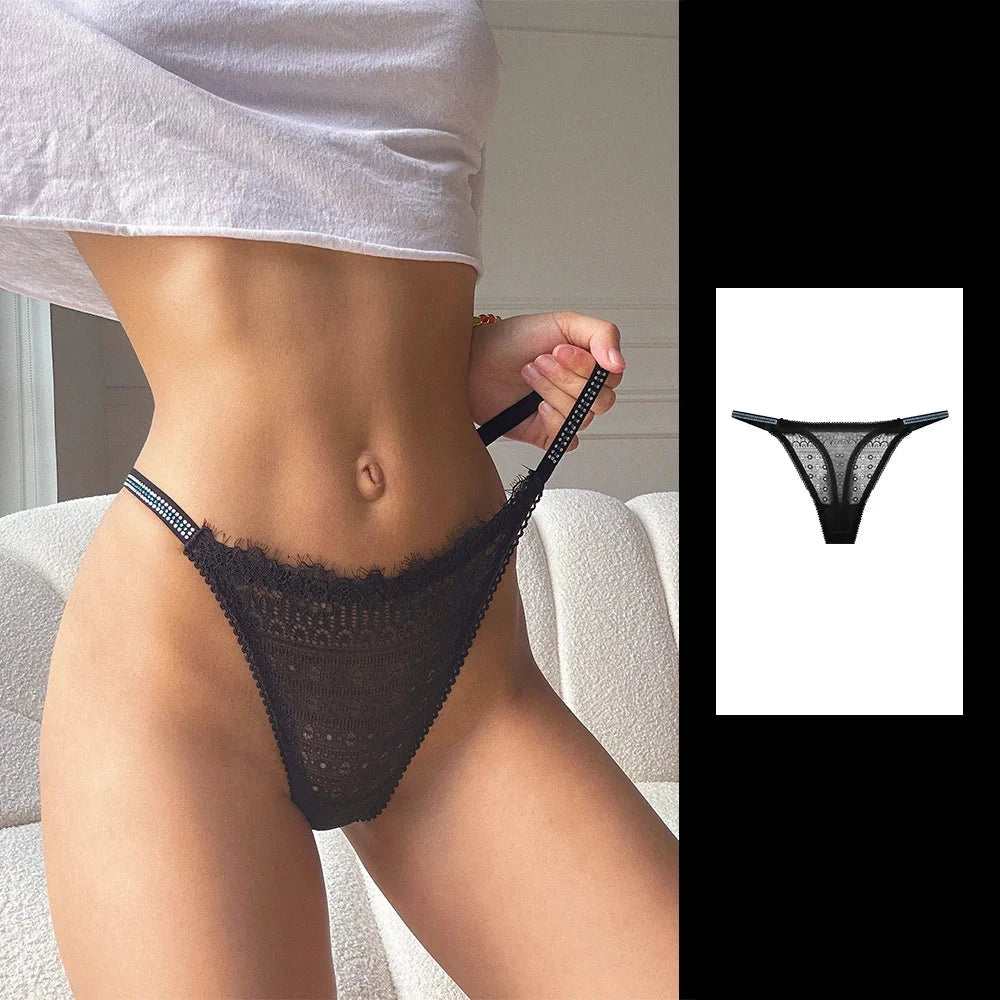 Koronkowe stringi z wysokim stanem - Pernille