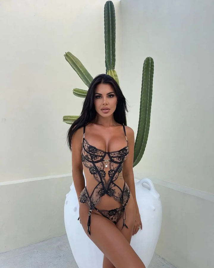 Zmysłowe body z koronki - Pernille